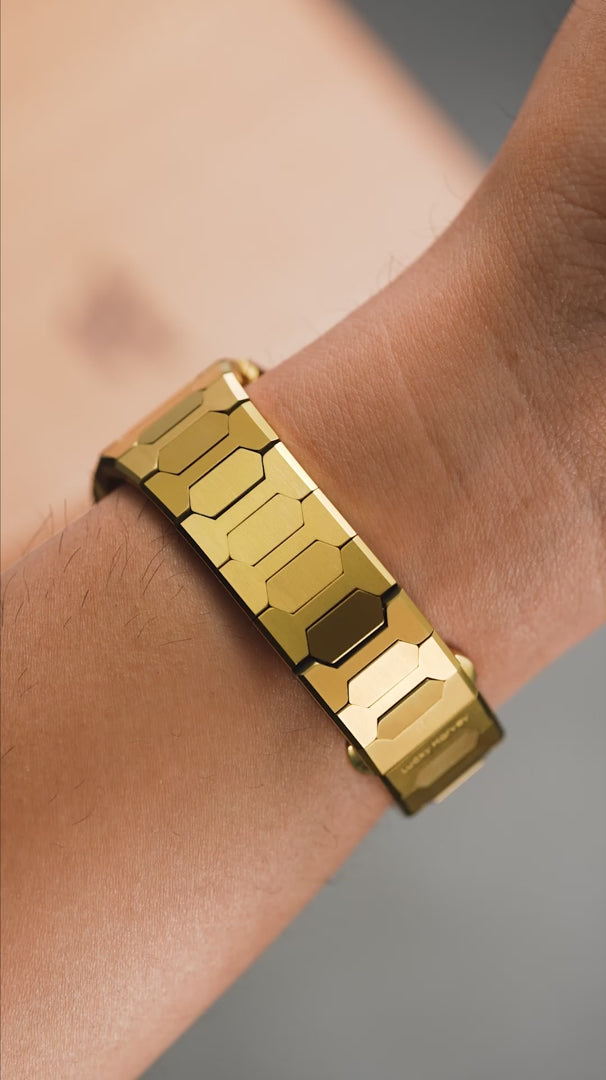 Chiming Gold Black Limited Edition